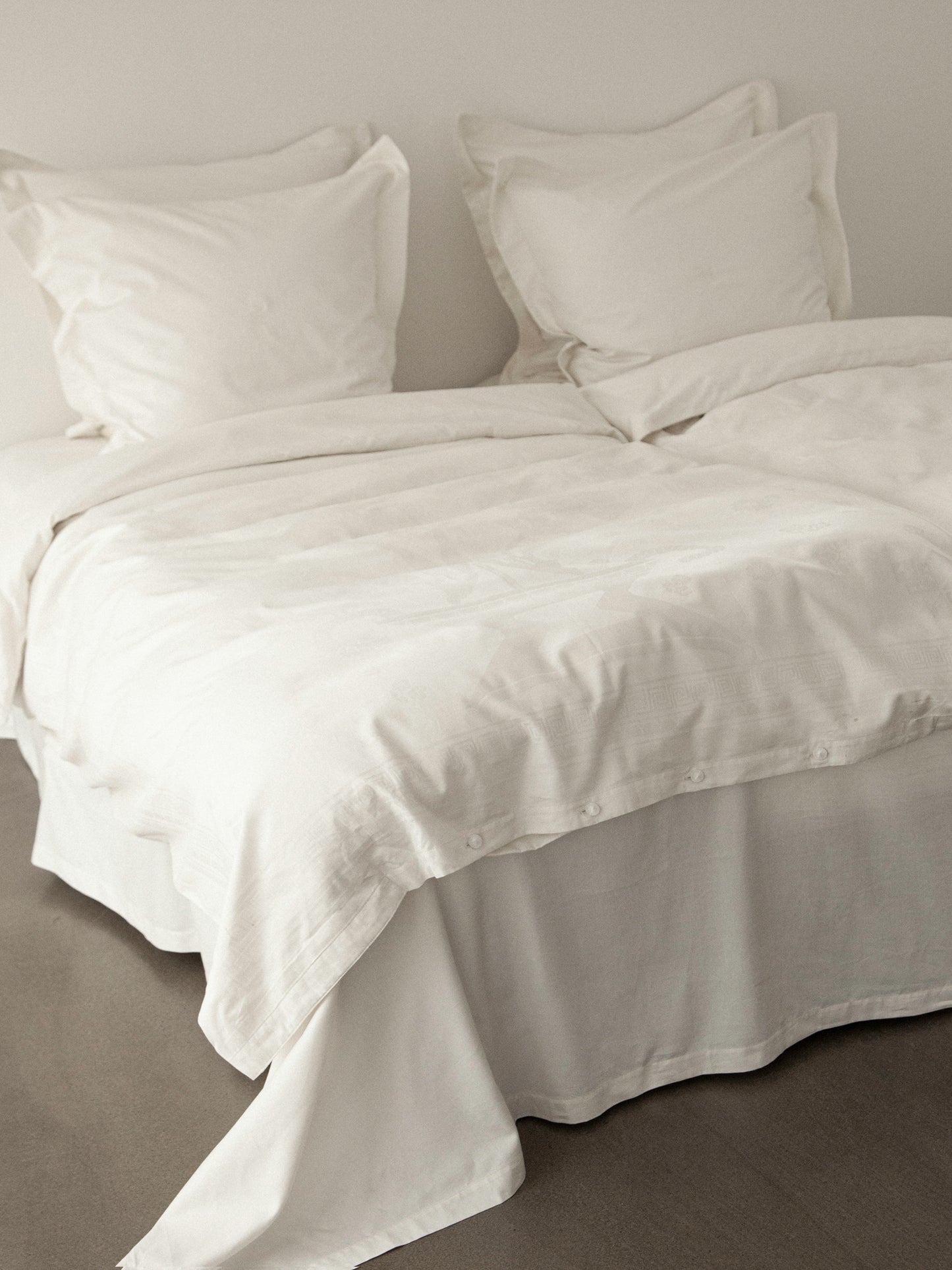 Fountain Blossom Duvet Cover – White Chalk