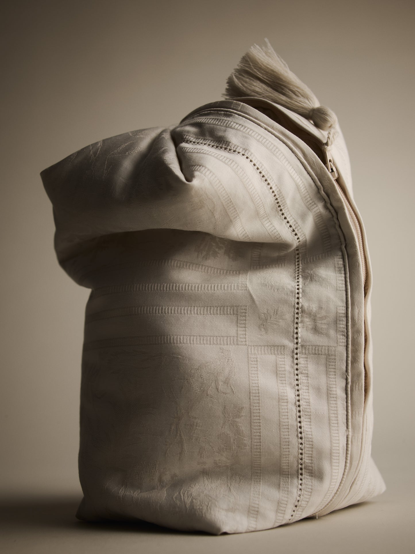 Wonder Scape Pouch Grande – Pale Ash