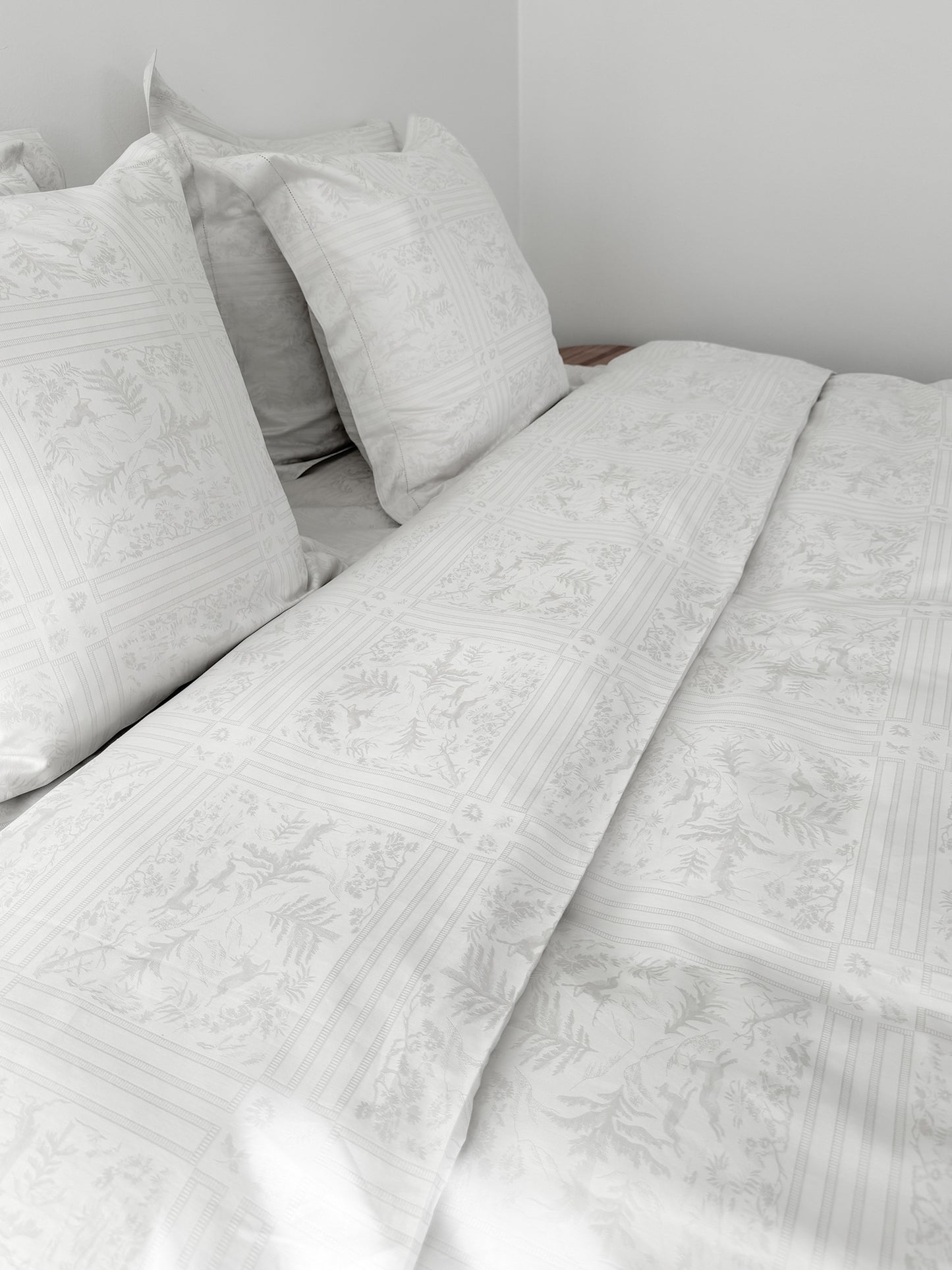 Wonder Scape Duvet Cover – Pale Ash