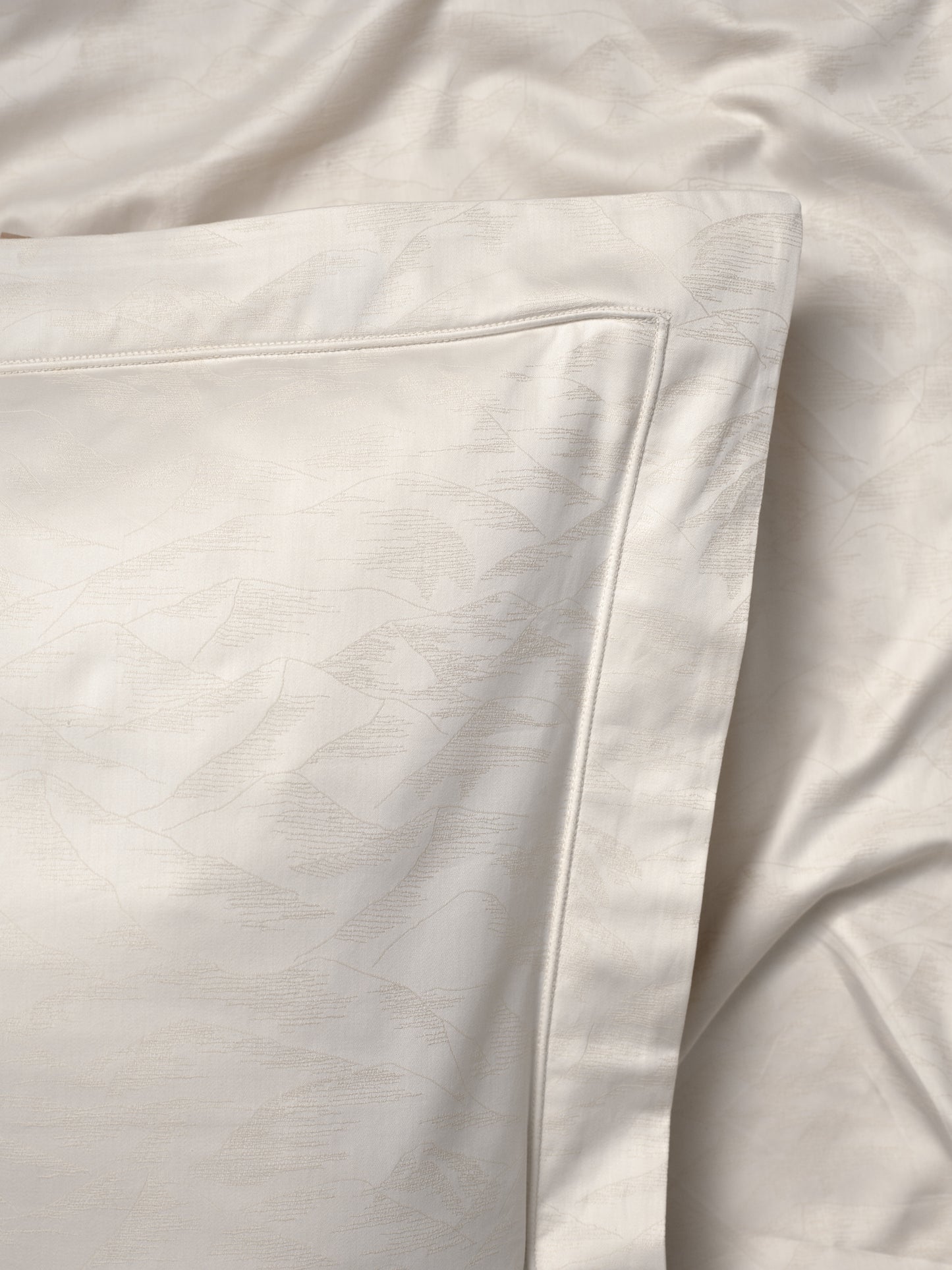Silver Peak Pillowcase – Antique Ivory