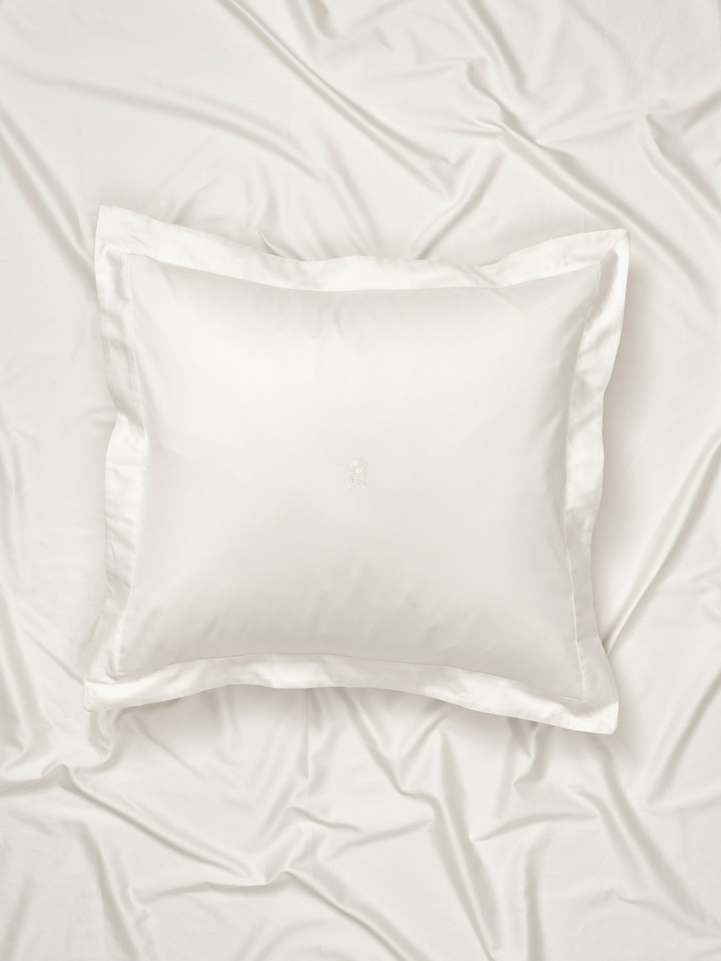 Fountain Blossom Pillowcase – White Chalk