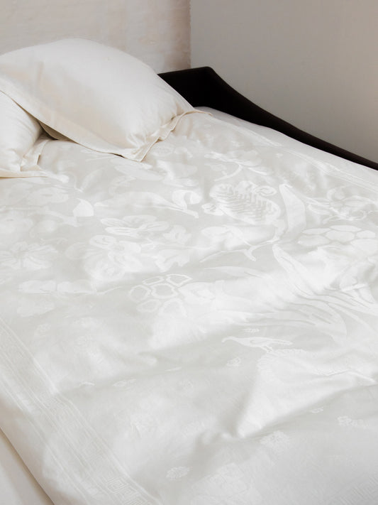 Fountain Blossom Duvet Cover – White Chalk