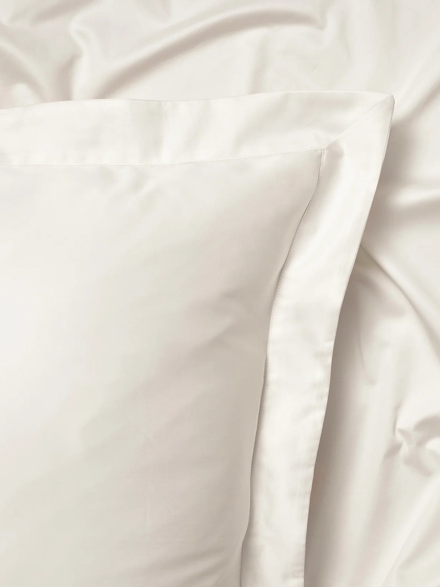 Fountain Blossom Pillowcase – White Chalk