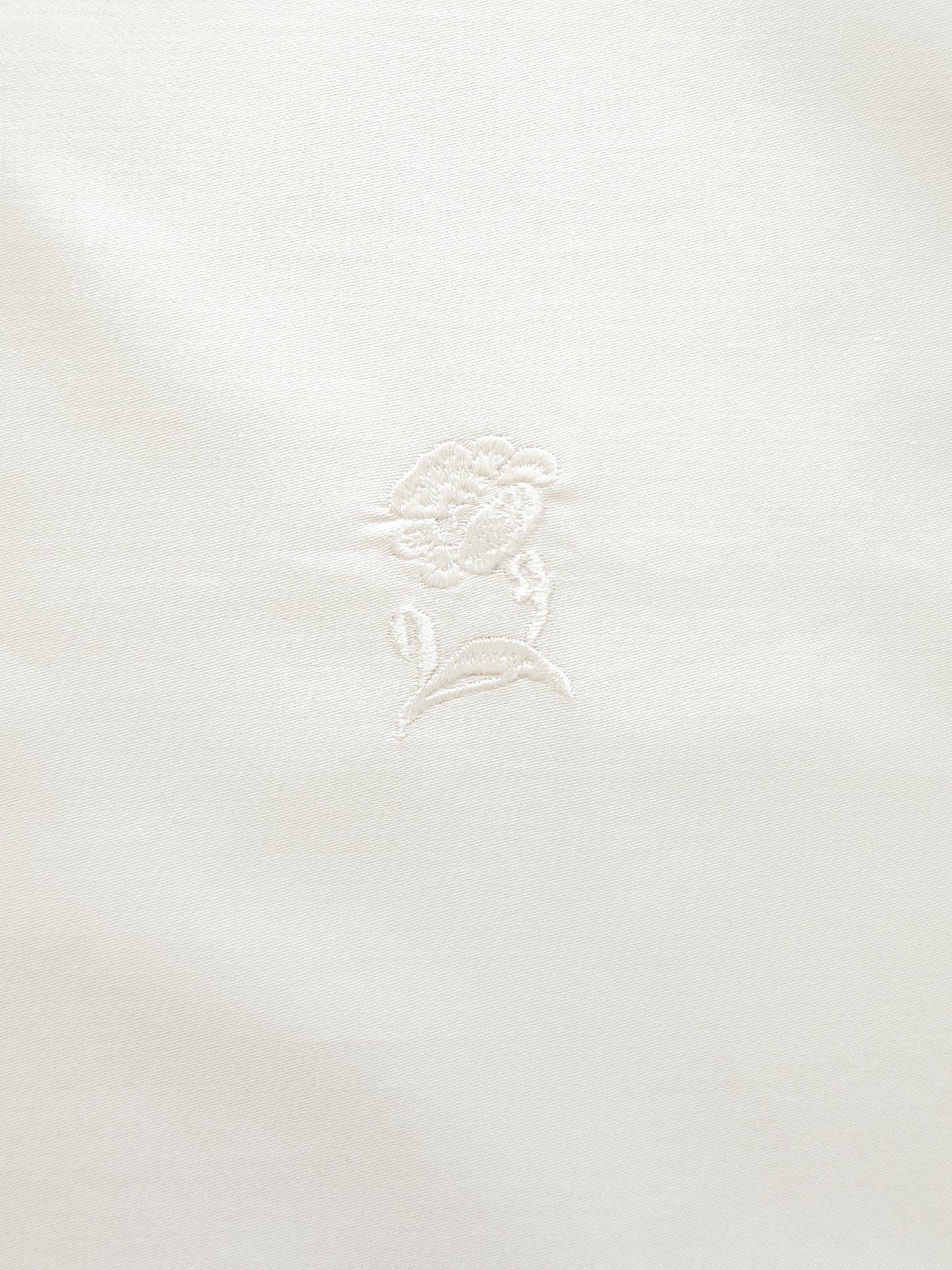 Fountain Blossom Pillowcase – White Chalk