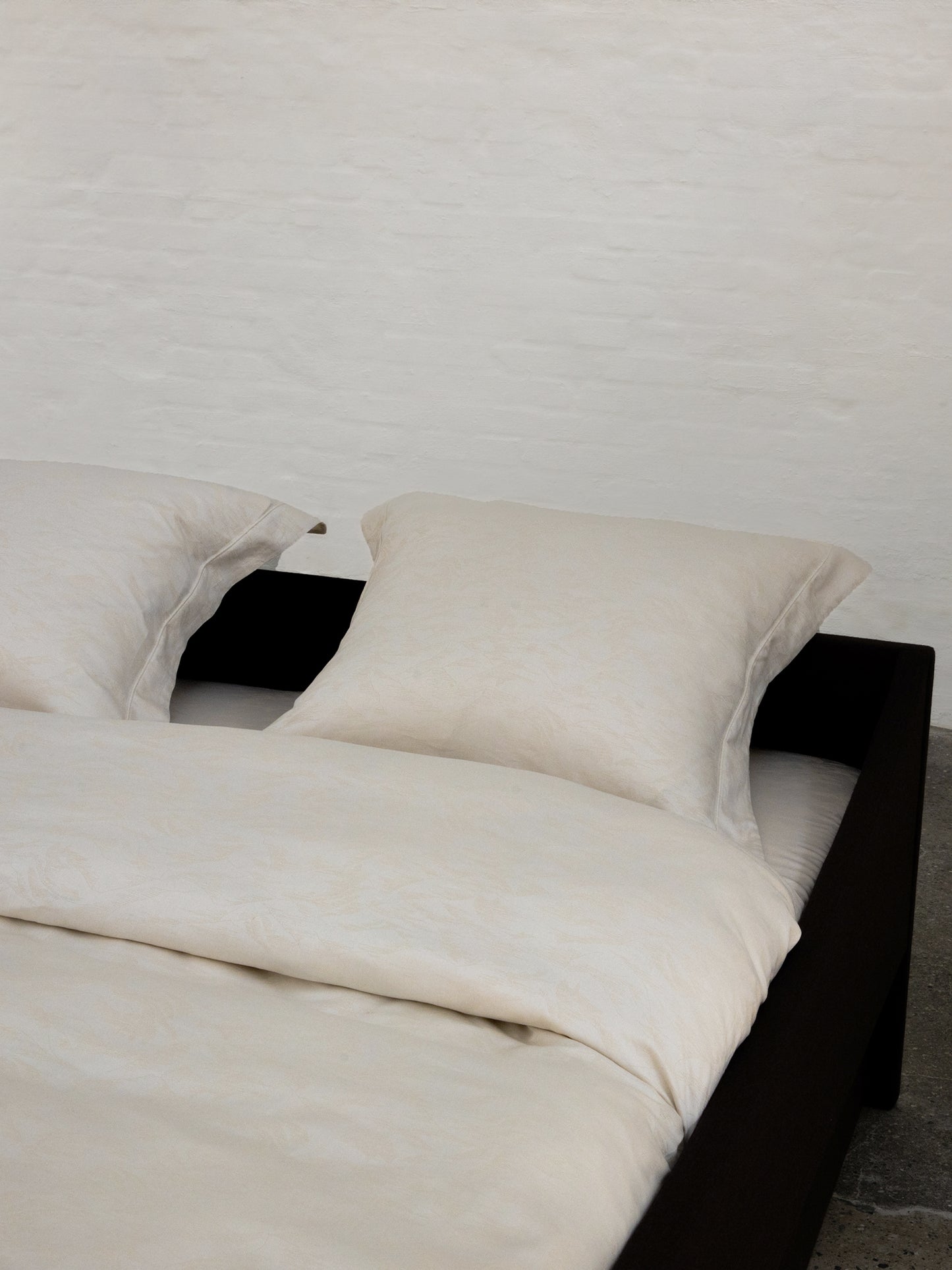 Silver Peak Pillowcase – Antique Ivory