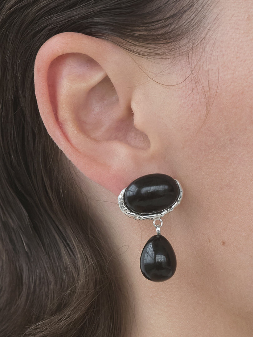 Embleme Onyx Earrings