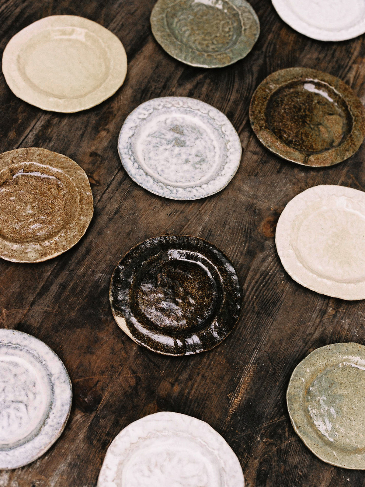 Menut Plate – Bark Brown