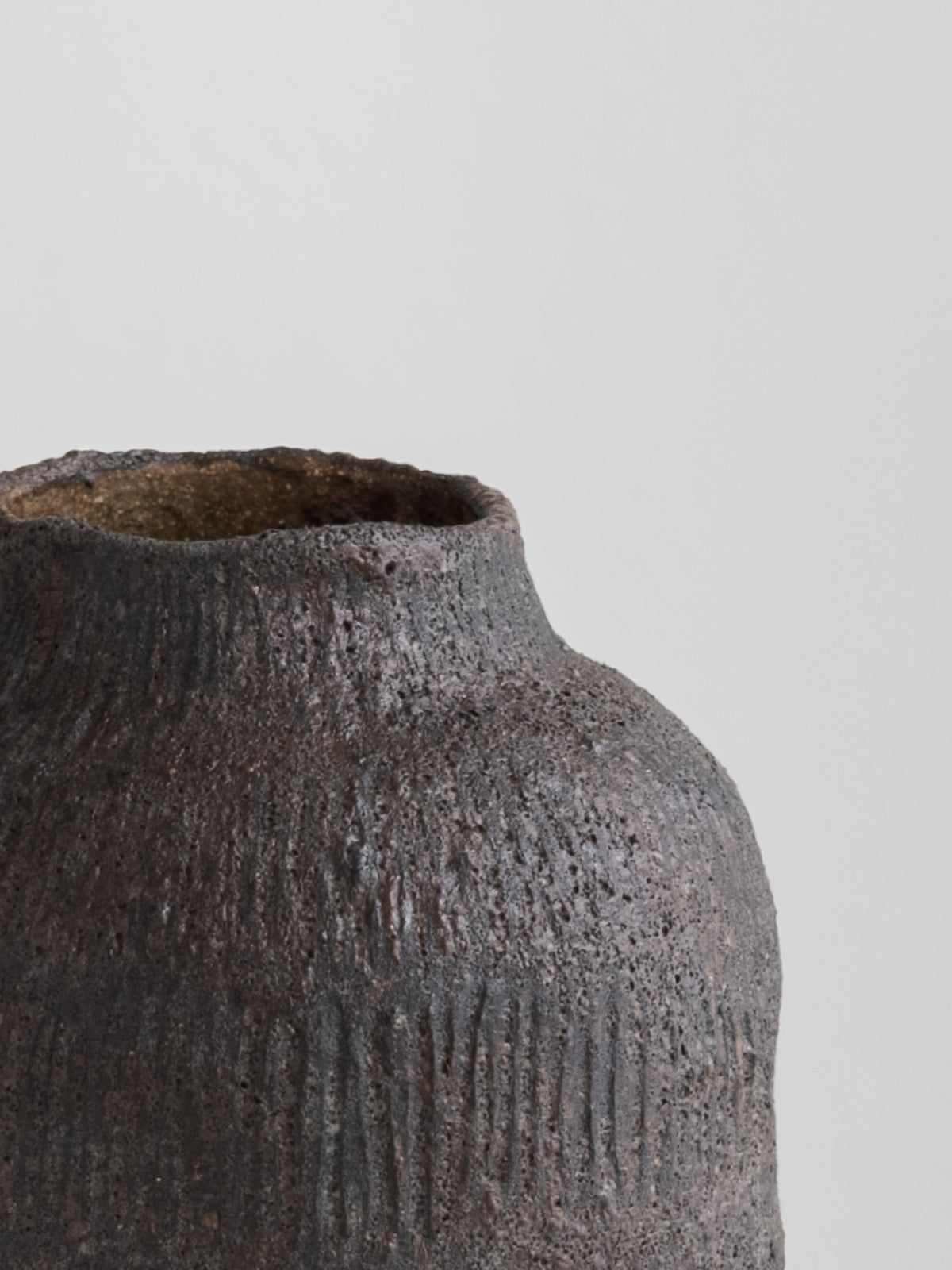 Sculptural Vase - Ribbed Charcoal