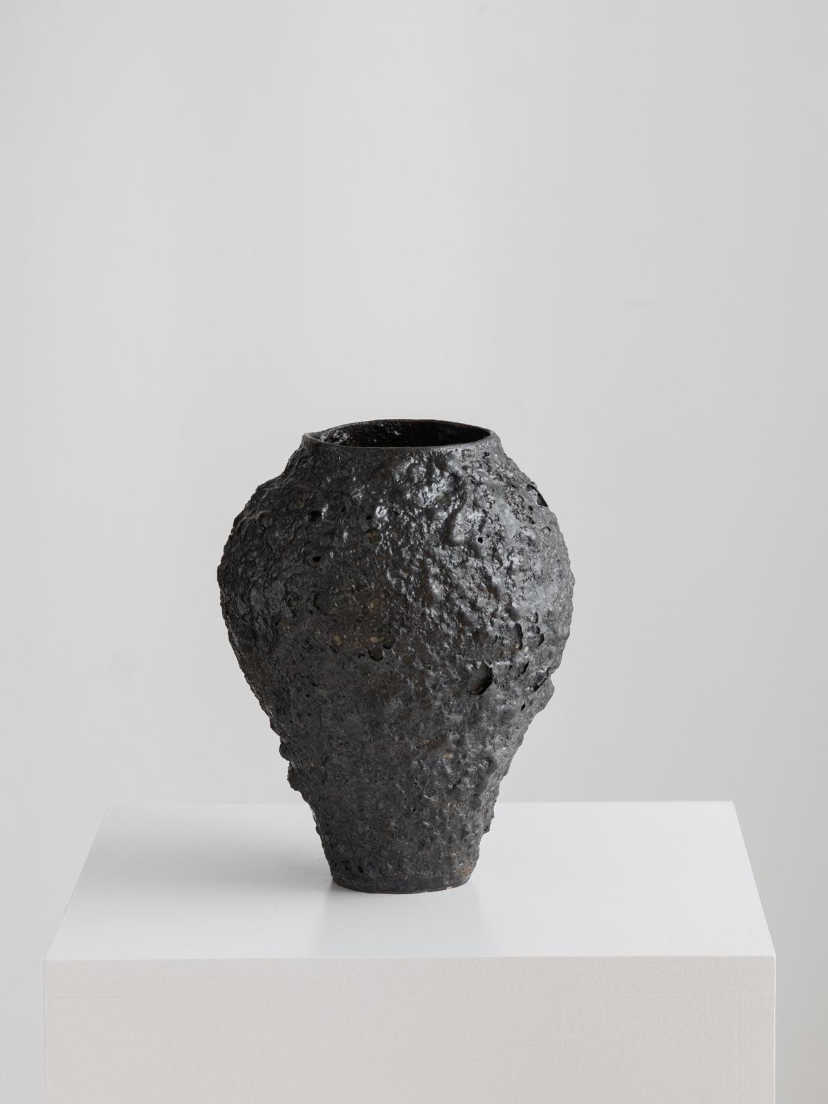 Sculptural Vase - Volcanic Black