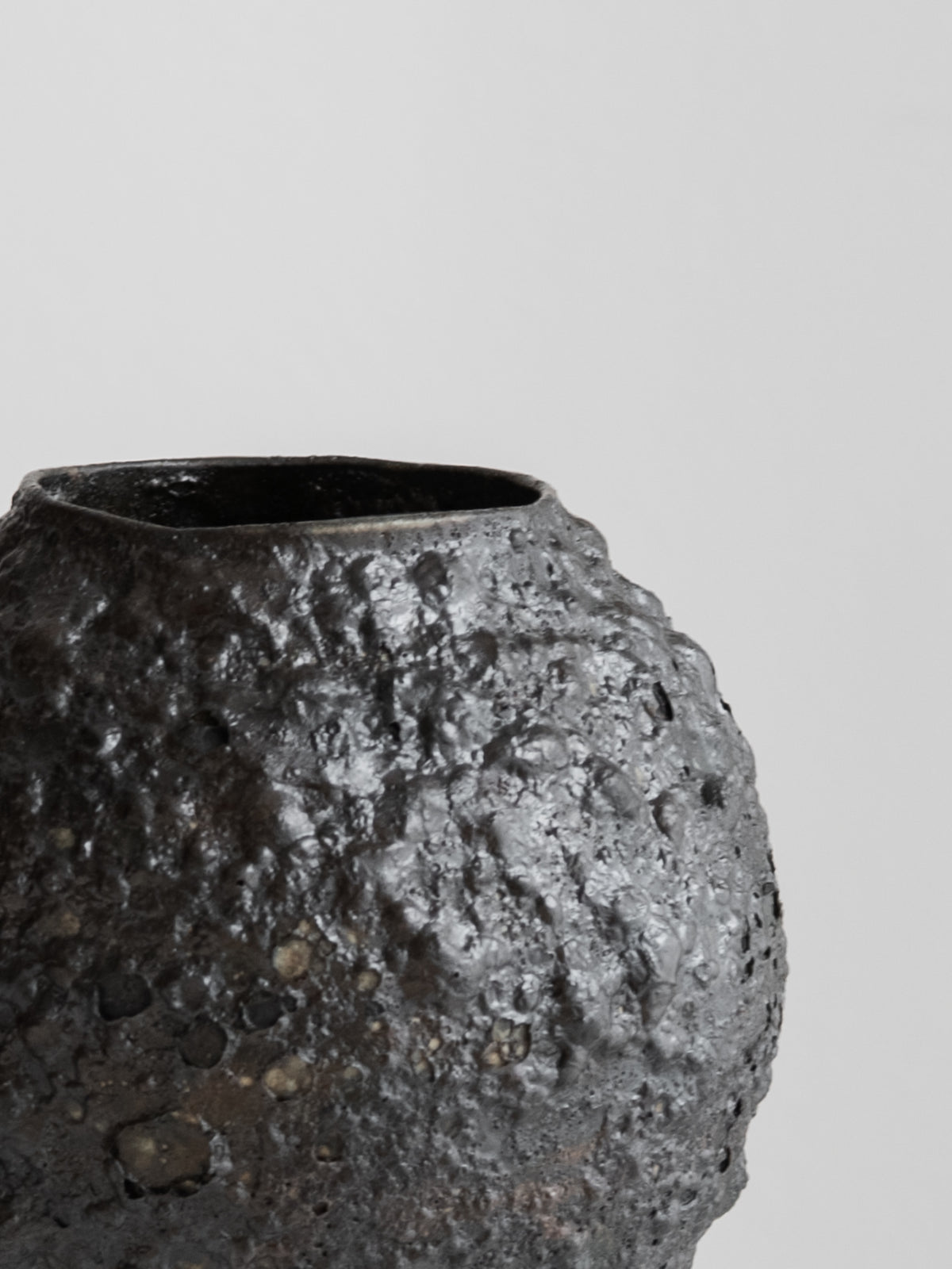 Sculptural Vase - Volcanic Black