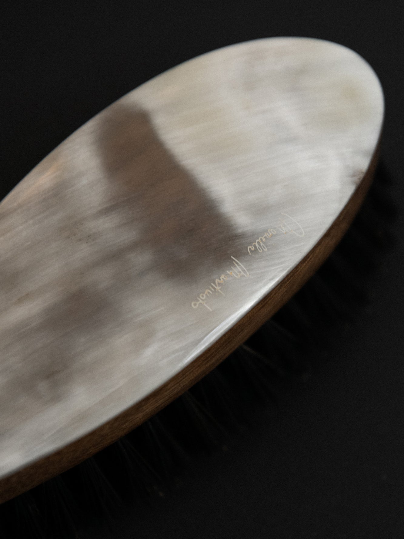 Oval Hairbrush with Handle