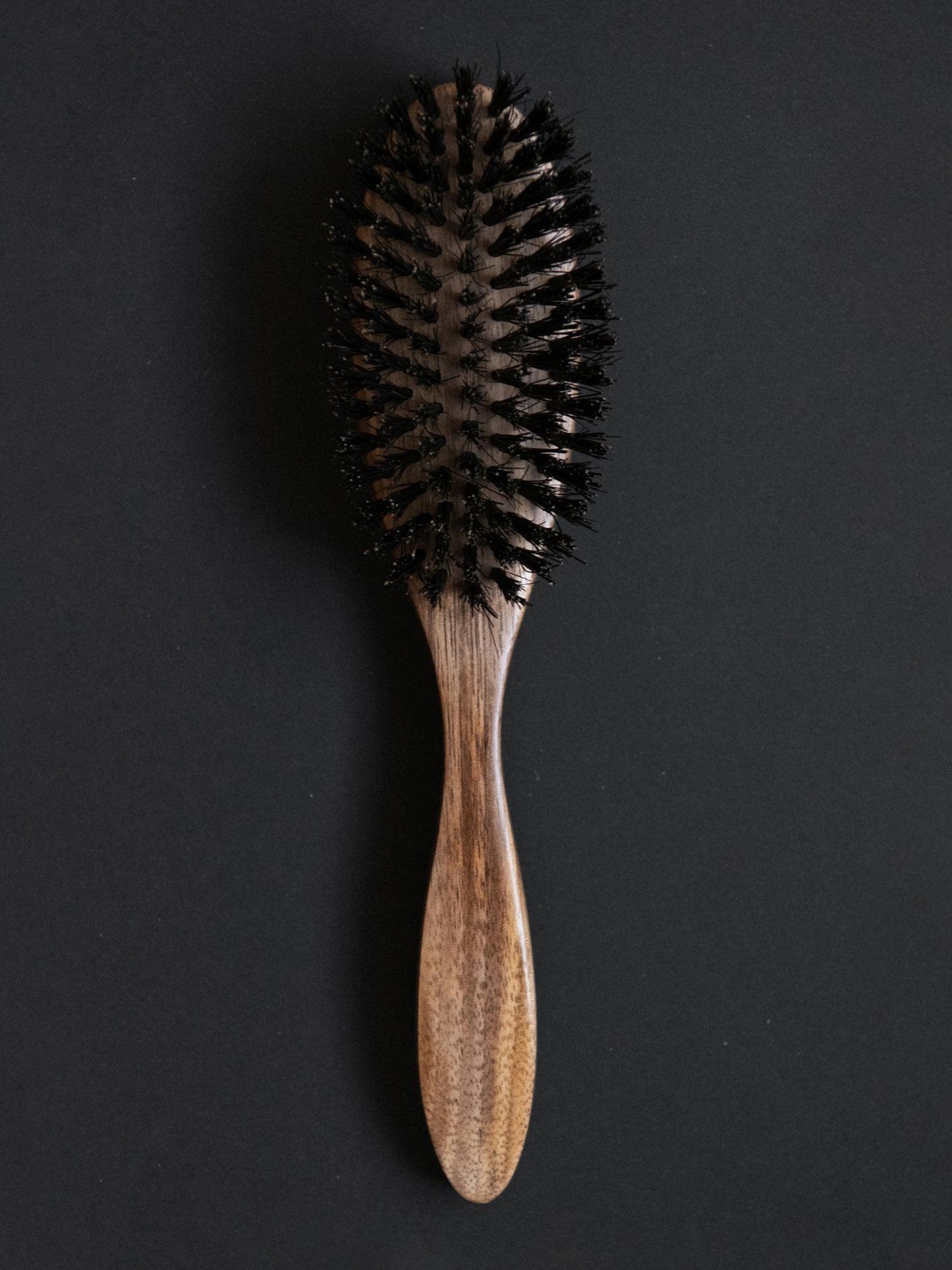 Oval Hairbrush with Handle