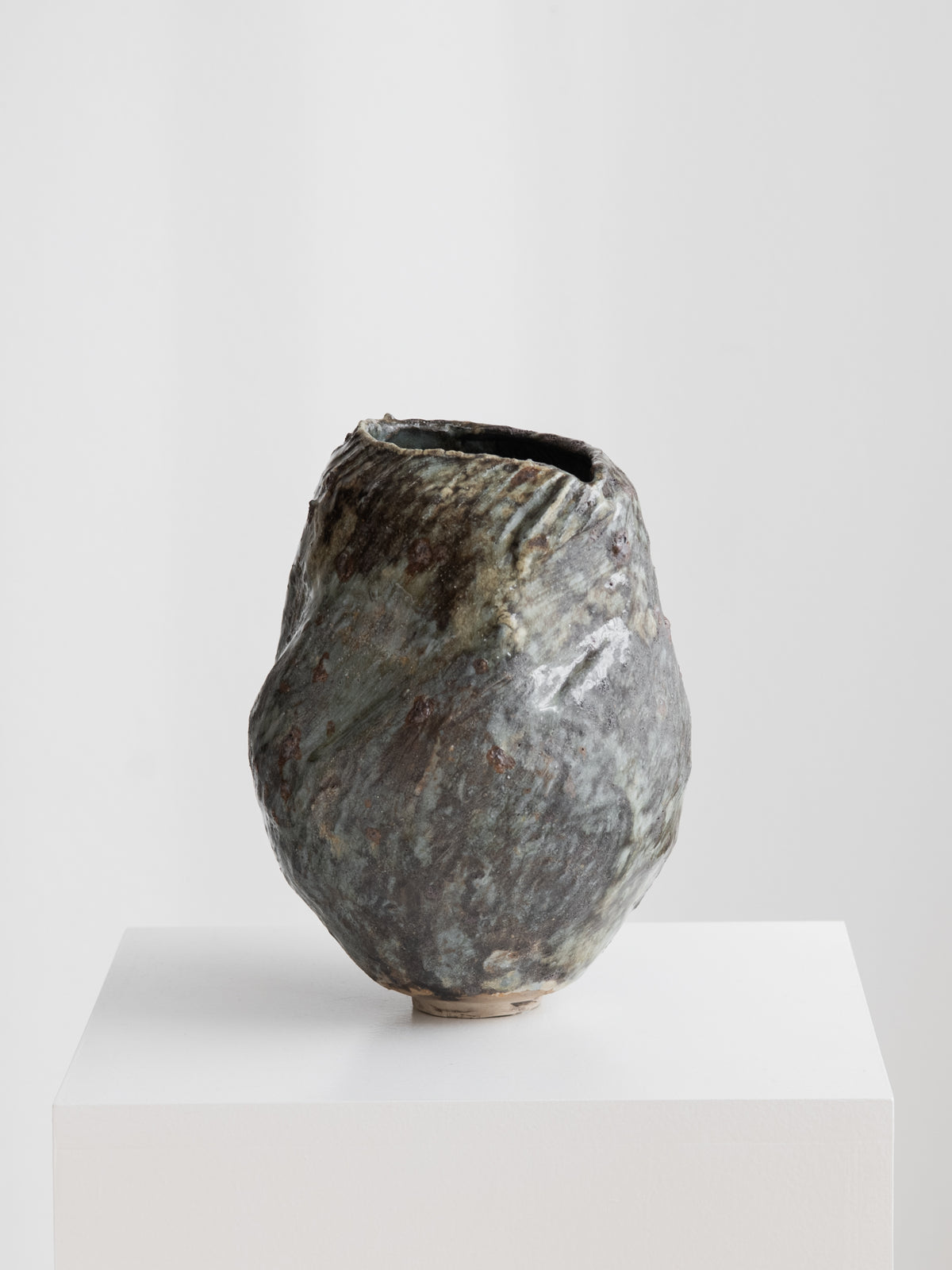 Sculptural Vase - Mineral Grey