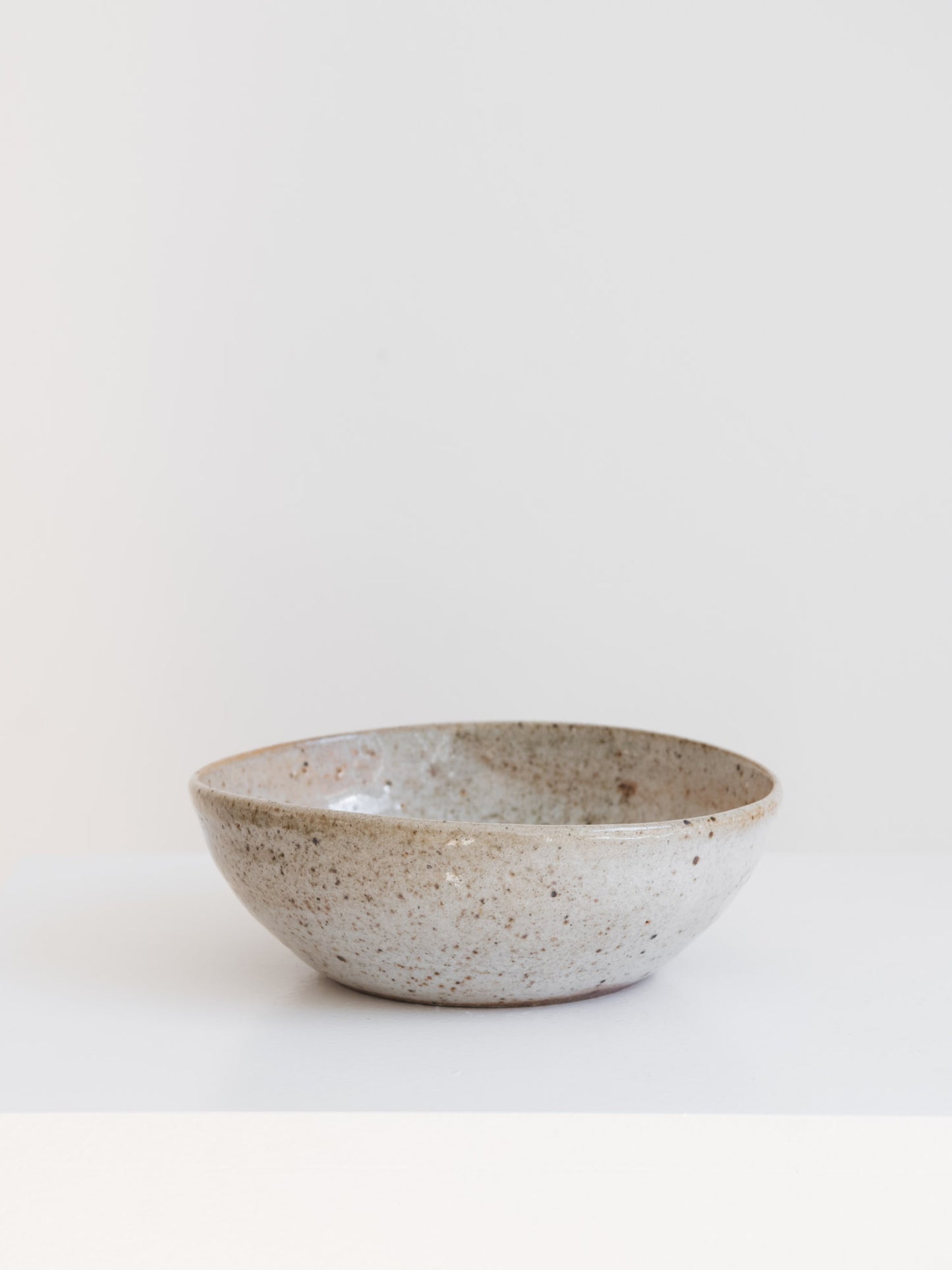 Gloss-Glazed Cream Bowl