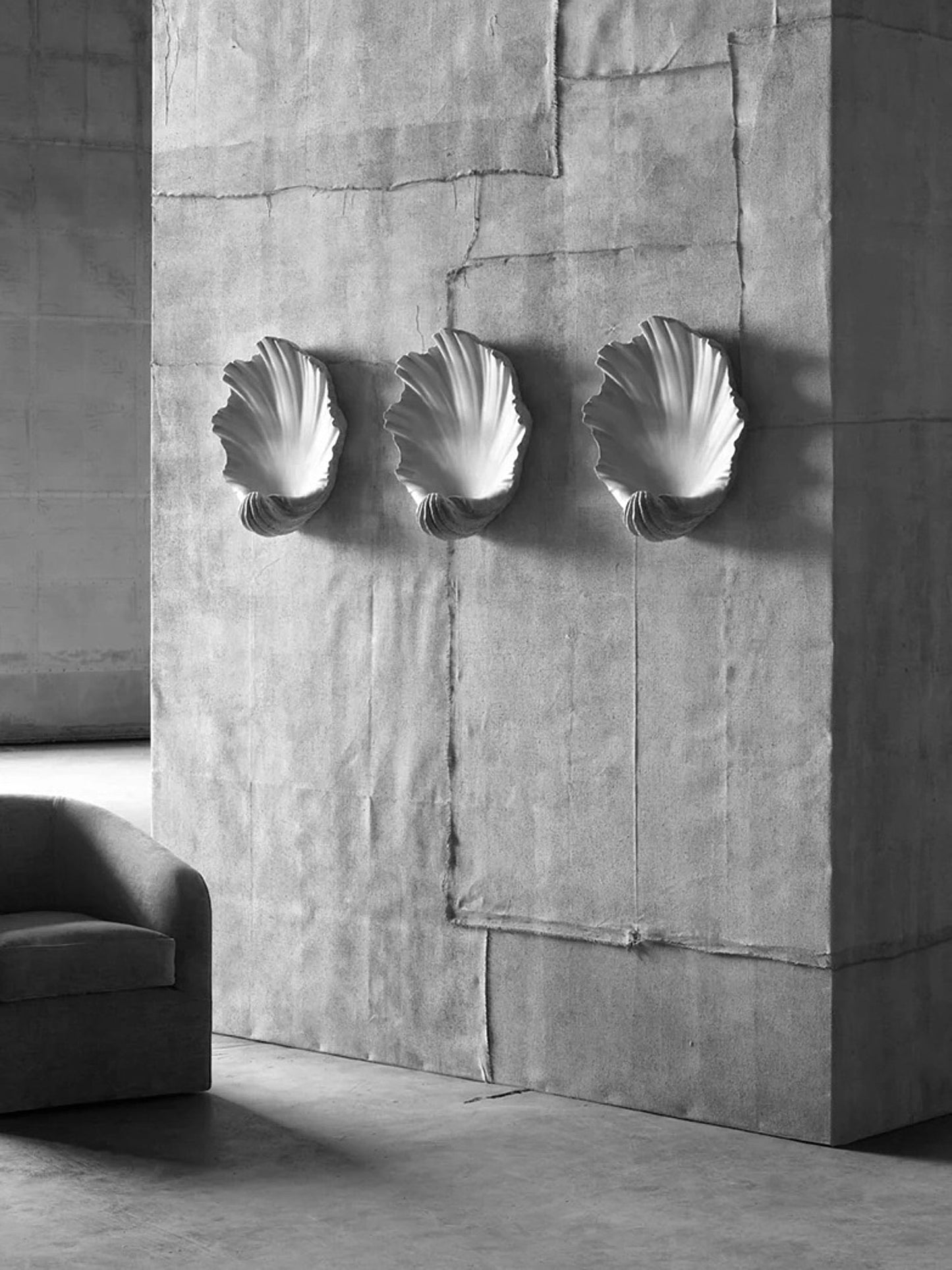 Scallop Shell Wall Light - Antiqued Plaster