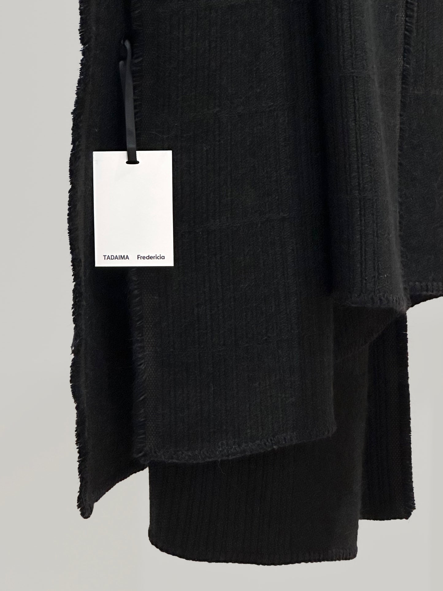 Grid Throw - Black