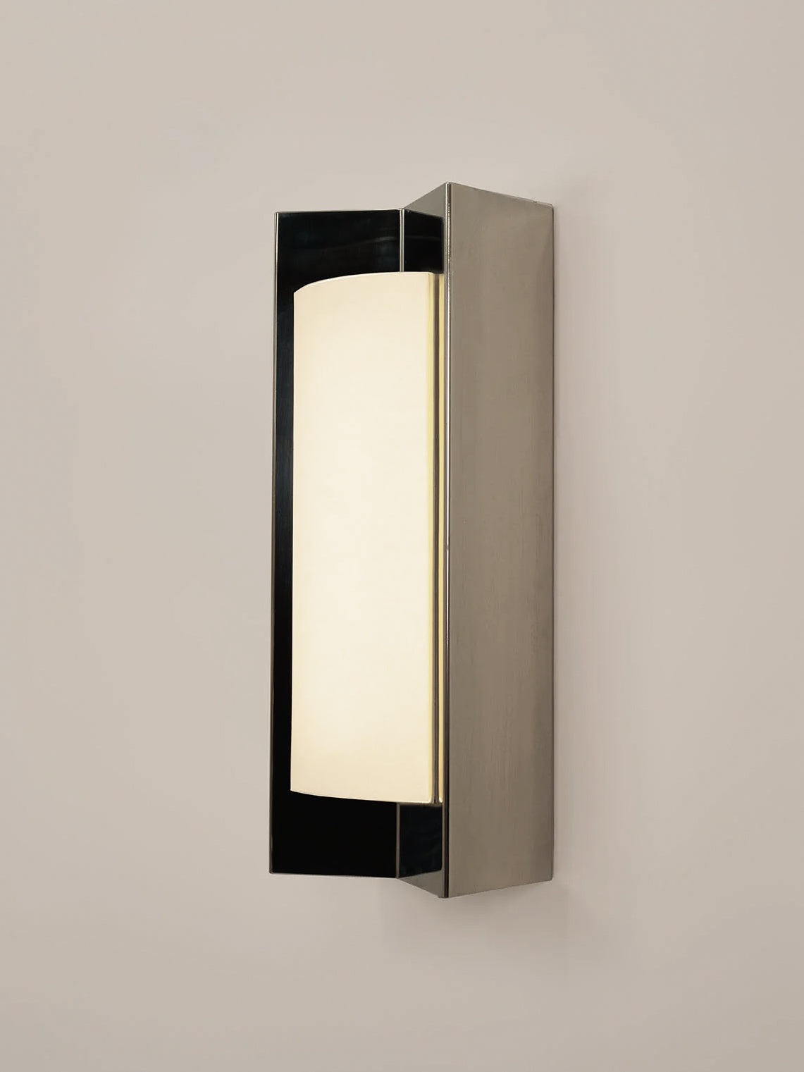 Arrow Wall Light with Diffuser