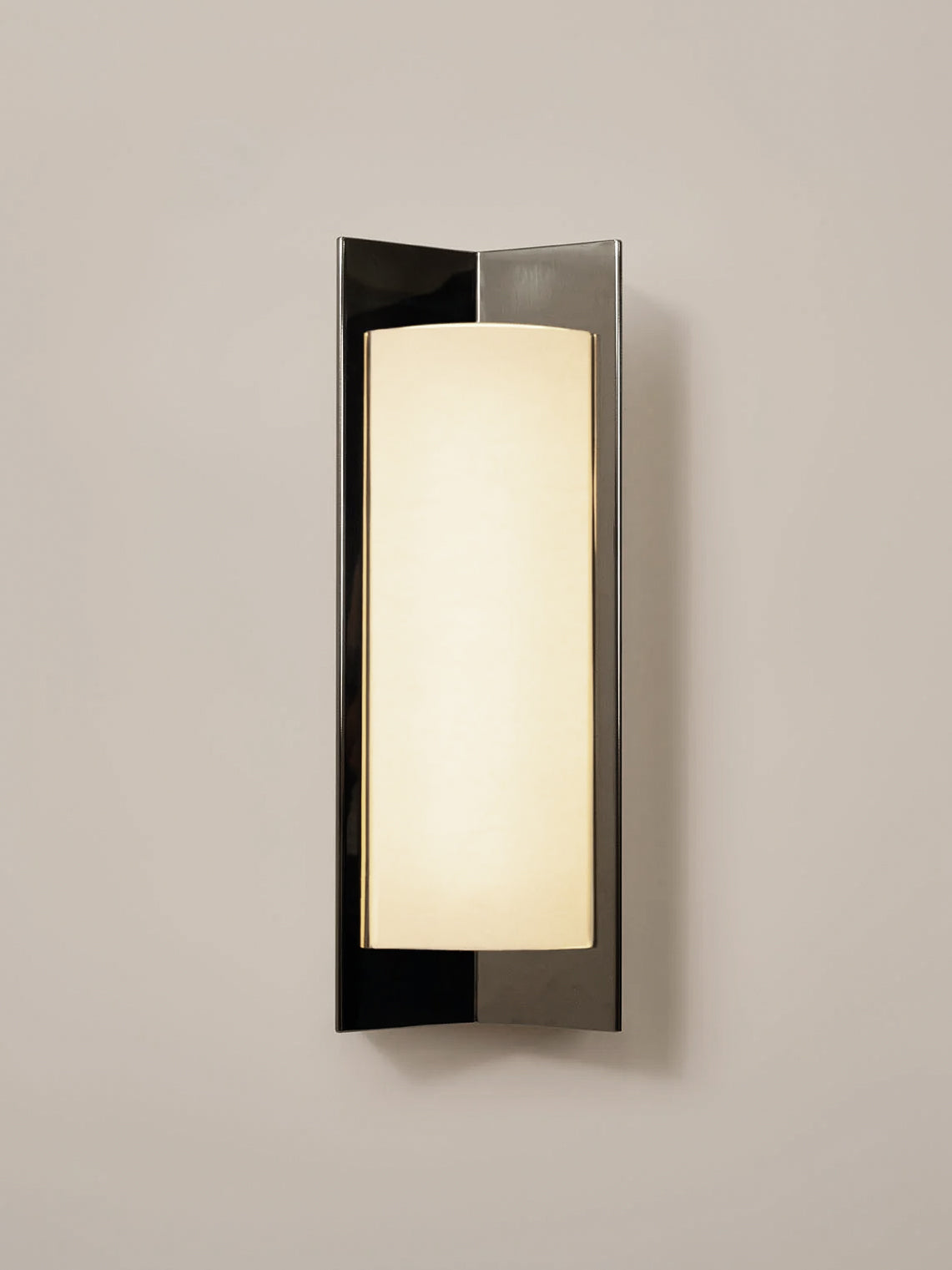 Arrow Wall Light with Diffuser