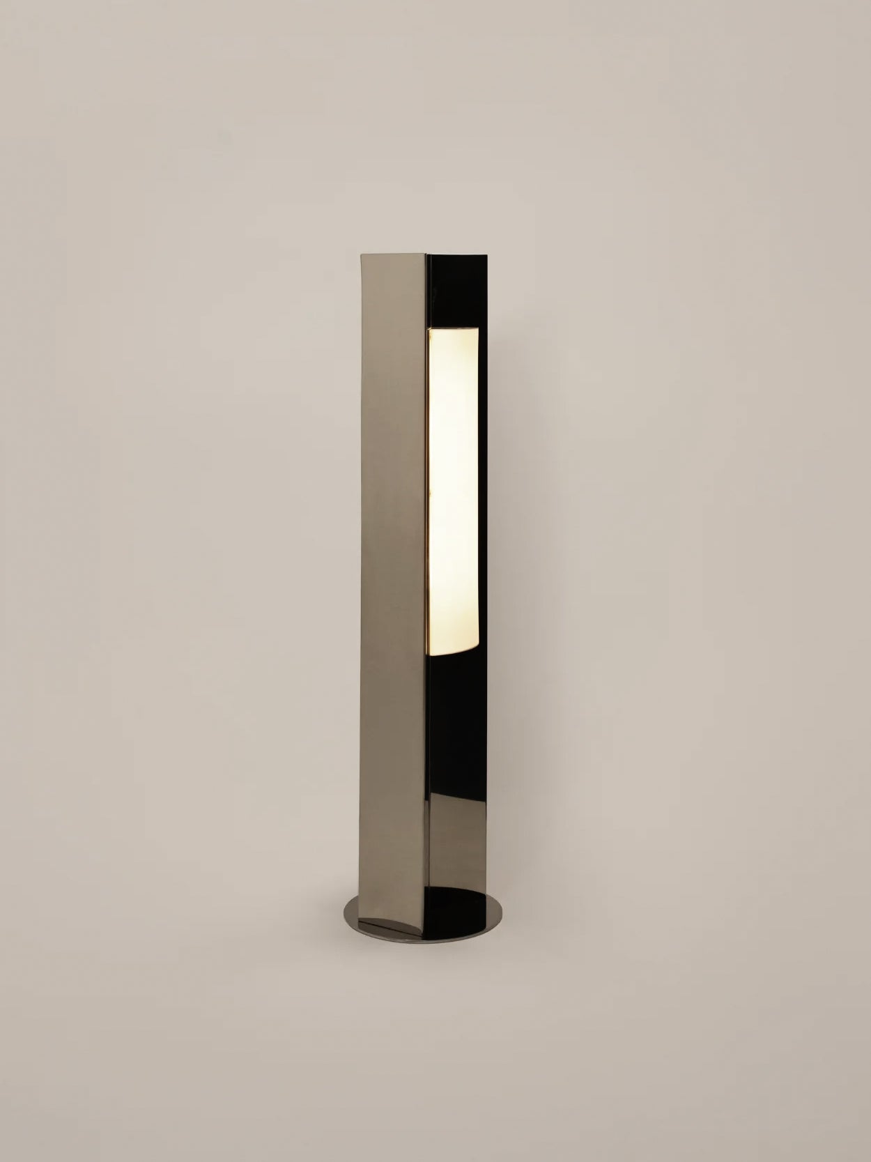 Arrow 120 Floor Lamp with Diffuser
