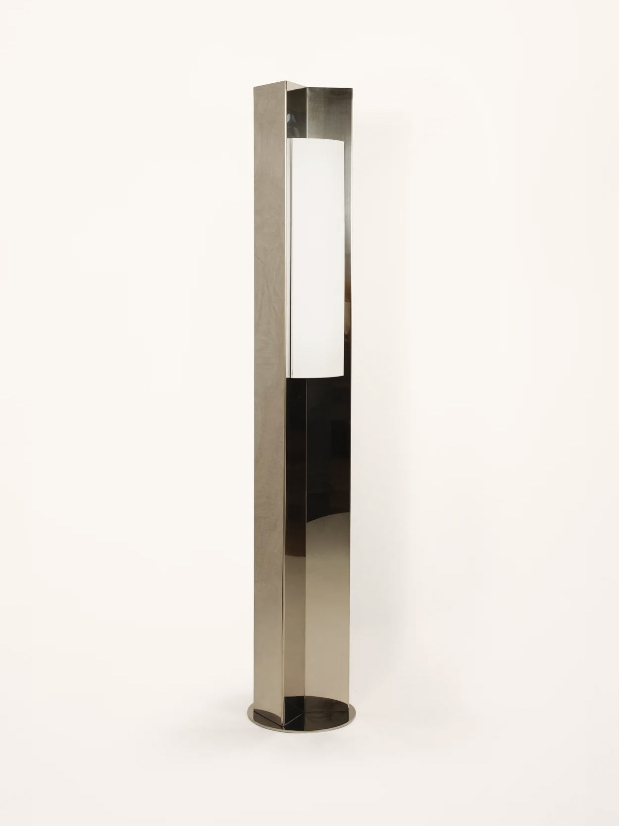 Arrow 158 Floor Lamp with Diffuser