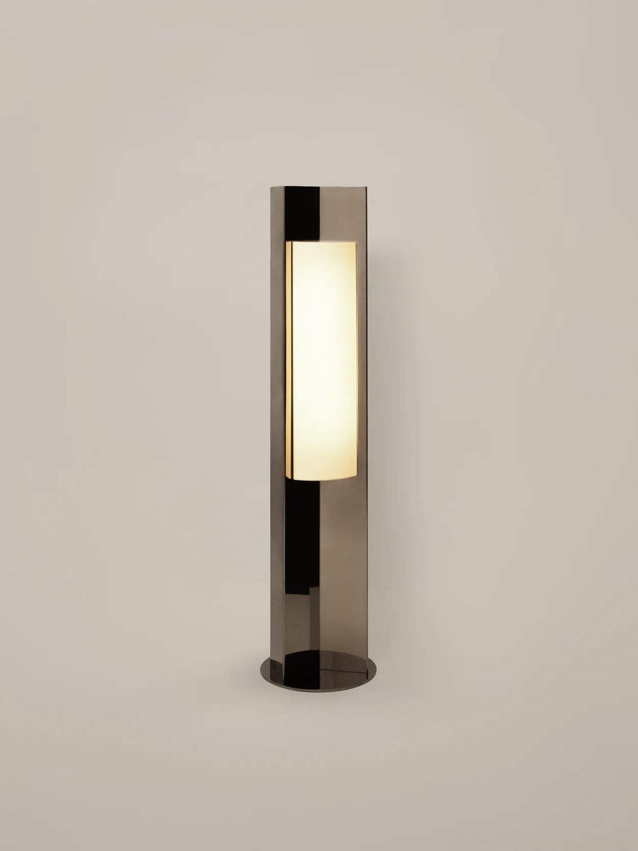Arrow 120 Floor Lamp with Diffuser