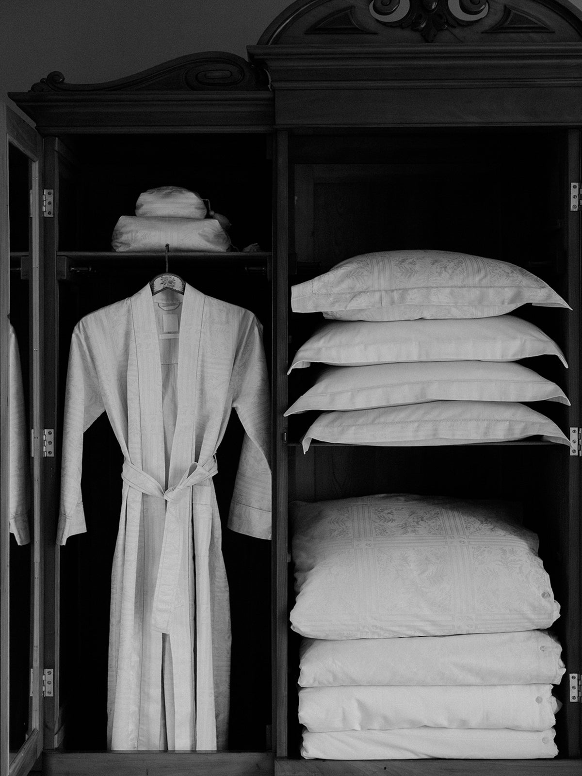 Wonder Scape House Robe – Pale Ash